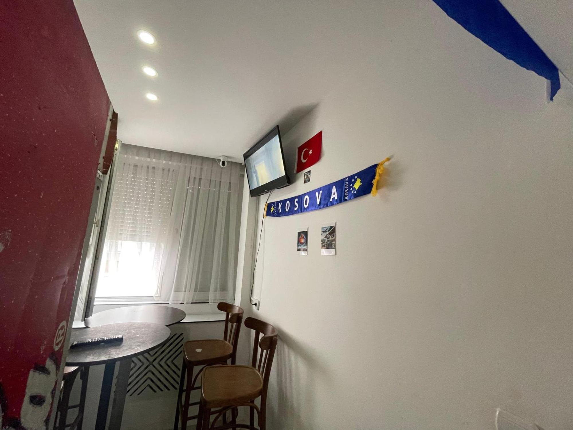 Shesh Hostel Pristina Exterior foto